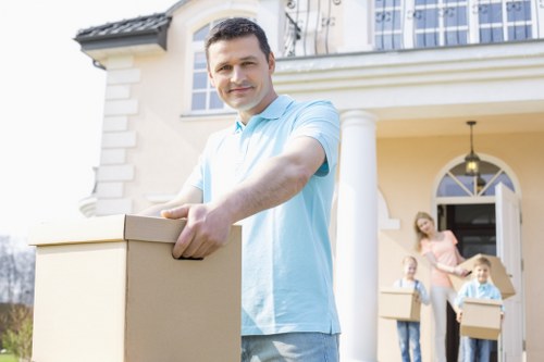 Residential and commercial removal van support in Brentcross